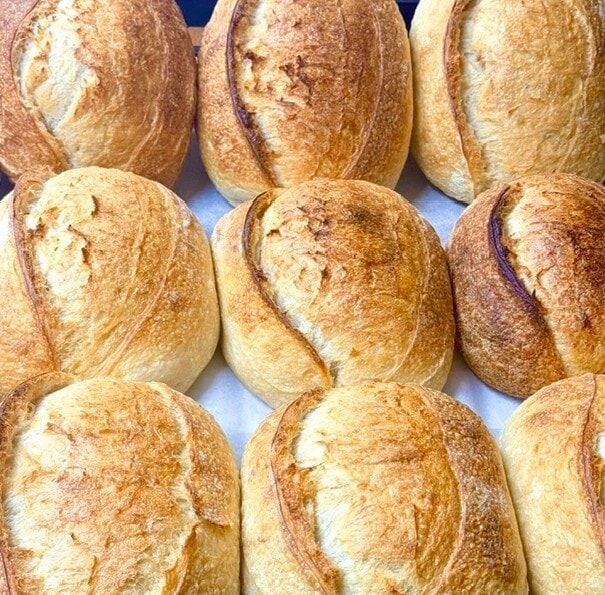 We have some exciting news! Please join us in welcoming our new bread (& more) vendor @olive_tree_olympia who will be joining us the next few weeks! You can find Keren's booth behind the Pavilion. We suggest visiting early 😉.

 #yummyinmytummy #wegottalottagoodgoinon #puyallupfarmersmarket #notjustanymarket
